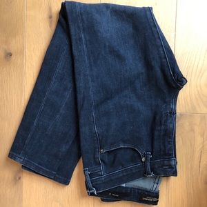 Women’s Banana Republic dark wash skinny jeans